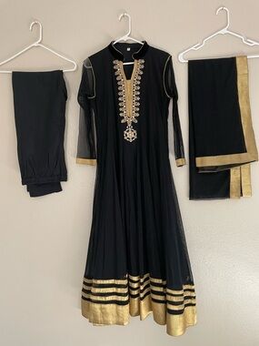 Black gorgeous evening dress